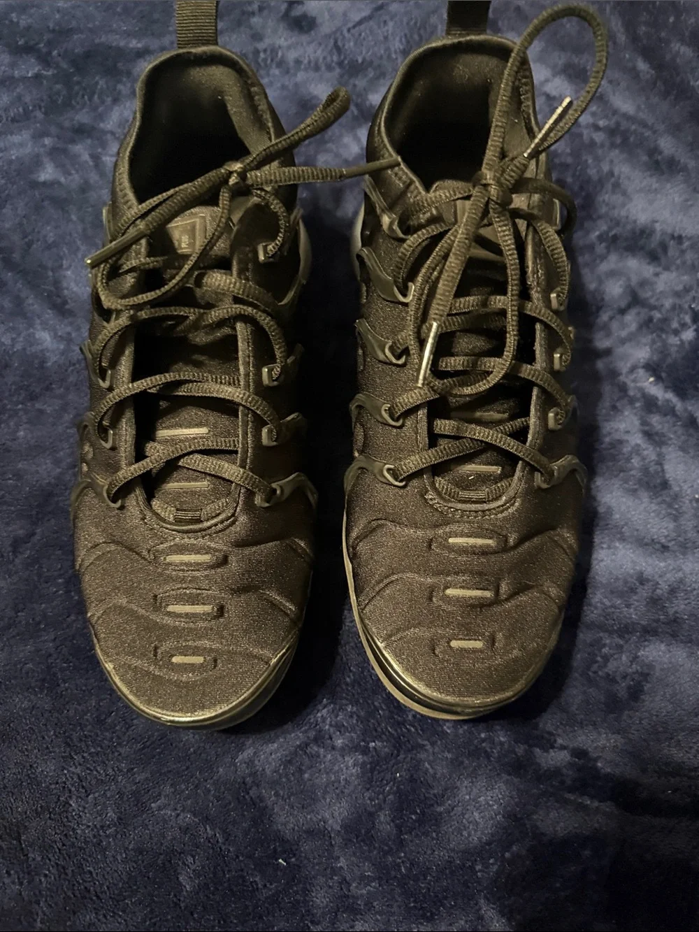 Women’s Size 8 Nike Air Max Black Cushioned Bubble-Sole Sneakers Sculpted Upper
